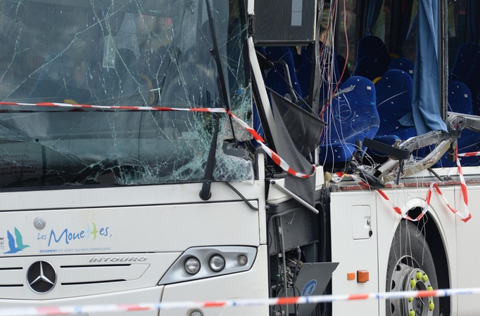 Prancūzijoje per autobuso avariją žuvo keturi portugalų turistai