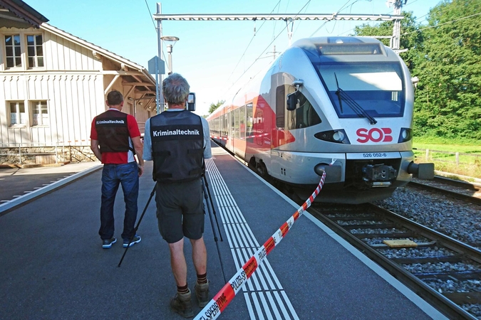 Mirė traukinio Šveicarijoje užpuolikas ir viena auka