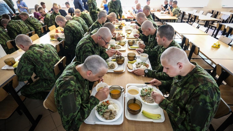 Mitas ar tiesa, kad lietuvių kariai maitinami kitaip nei NATO sąjungininkų?