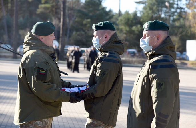 Lietuvos karių būrys išlydėtas į NATO misiją Irake