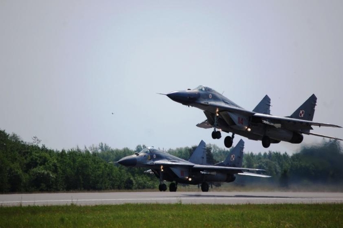 Baltijos oro erdvę saugantiems NATO naikintuvams darbo netrūksta