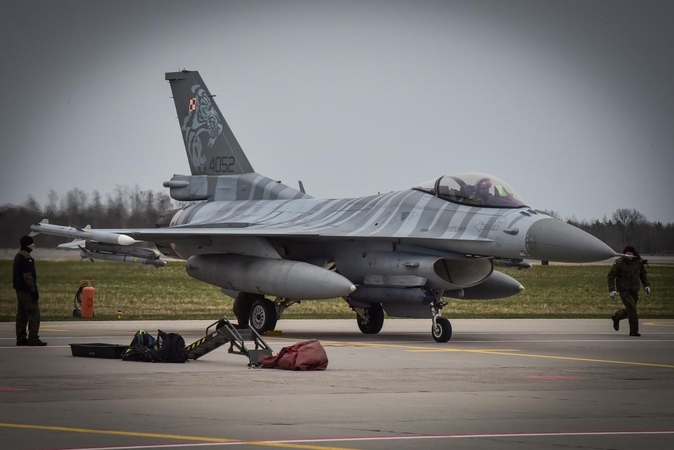 NATO oro policijos misiją vykdžiusius Nyderlandų karius pakeis lenkai