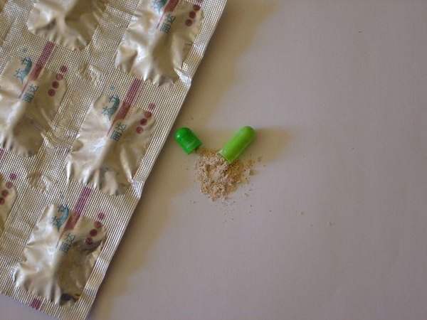 Internete prekiavo nelegaliais lieknėjimo preparatais