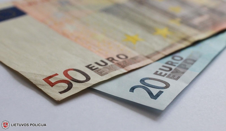 Per Kaziuko mugę bandyta išplatinti netikrus eurus