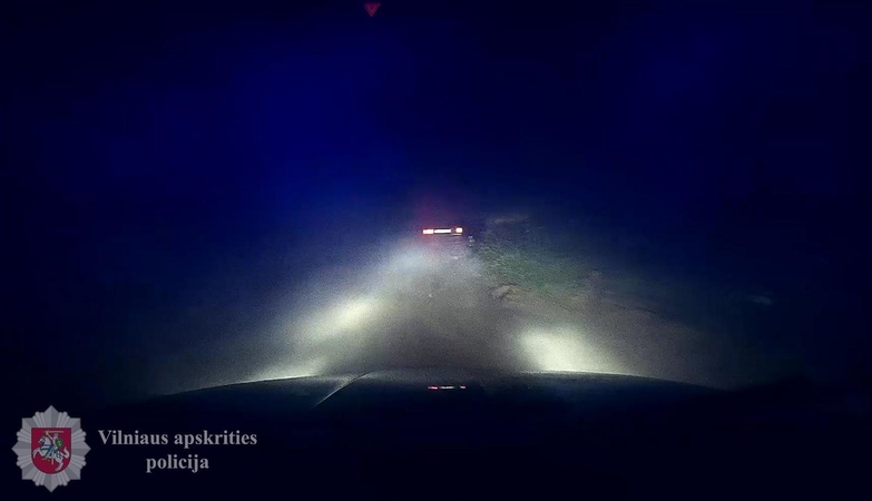Sostinėje nuo policijos bandė pabėgti mašiną vairavęs 15-metis