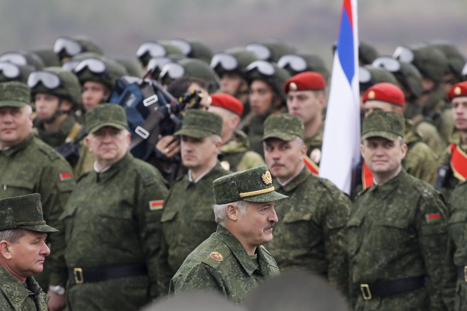 Rusijos ambasadorius Minske: NATO šalia valstybės sienos – potenciali grėsmė