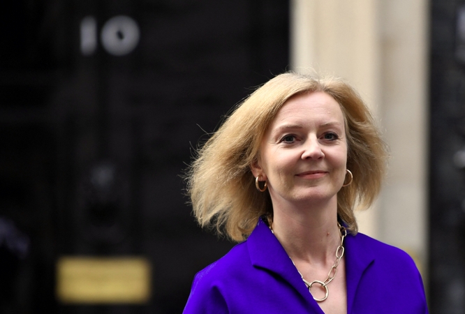 Britų užsienio reikalų sekretorė L. Truss skelbia sieksianti užimti B. Johnsono vietą