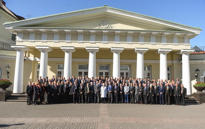 D. Grybauskaitė ragino garbės konsulus padėti Lietuvos verslui užsienyje