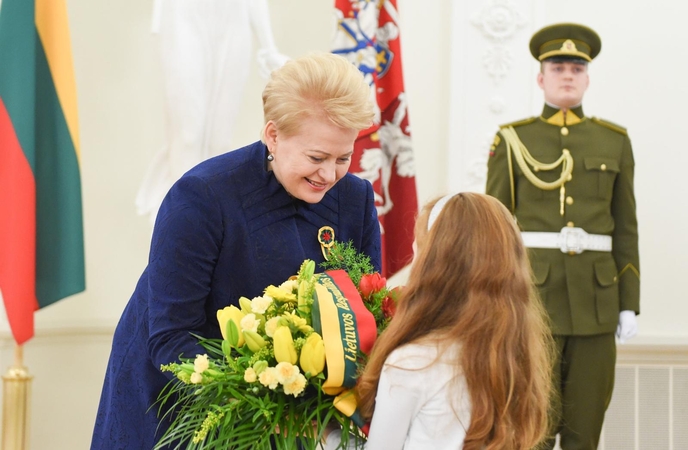 Dėkingumo gėlės – Nepriklausomybės Akto signatarų atminimui