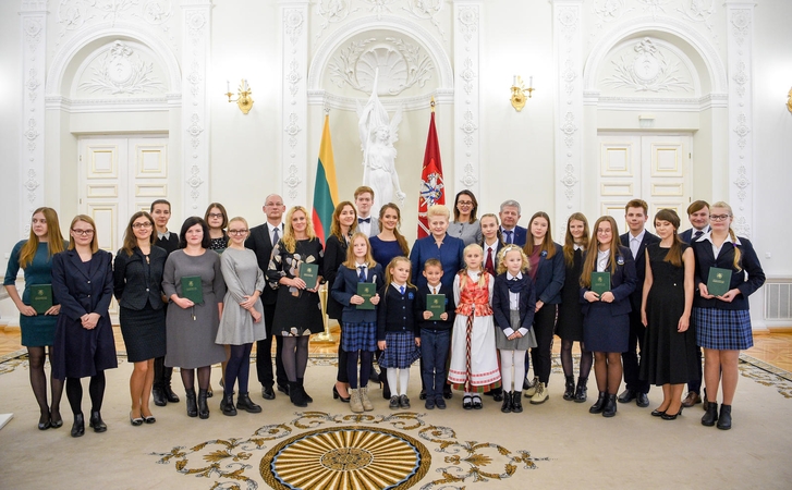 D. Grybauskaitė: Konstitucijos žinių reikia visiems