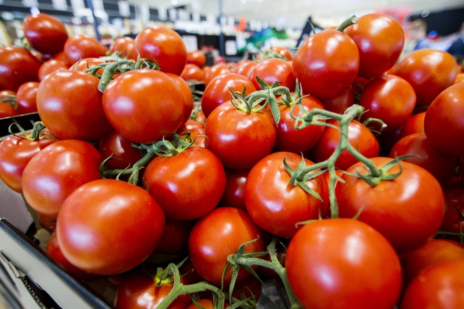Mitybos ekspertė: žiemą agurkus ir pomidorus pamirškite