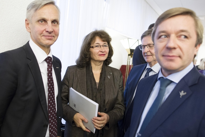 Du „valstiečiai“ siūlo, kad patalpų vietą apygardose rinktųsi patys Seimo nariai