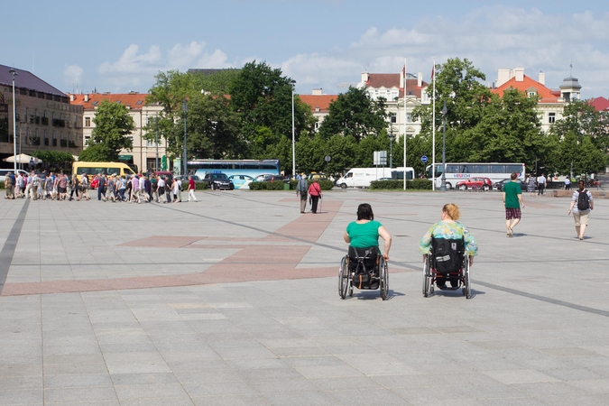 Siūloma palikti vieną neįgaliųjų skundus nagrinėjančią instituciją