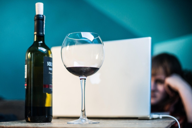 Nauja alkoholio prekybos licencijų išdavimo tvarka jaukia verslo planus  