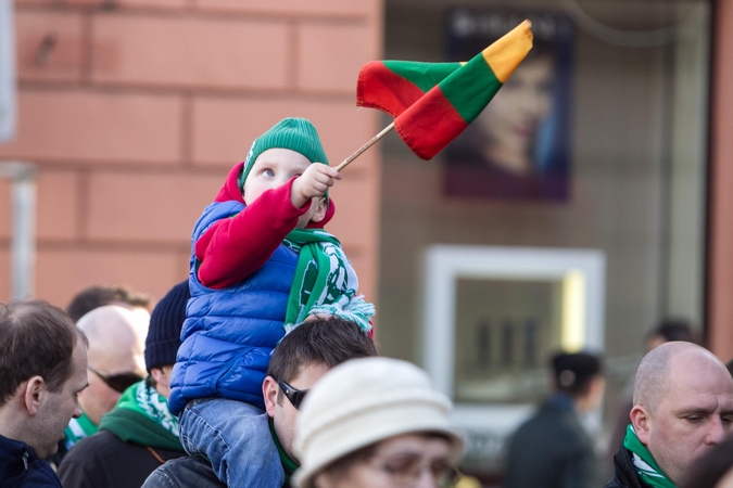 Vilniuje dalyta tautinė lietuvių atributika
