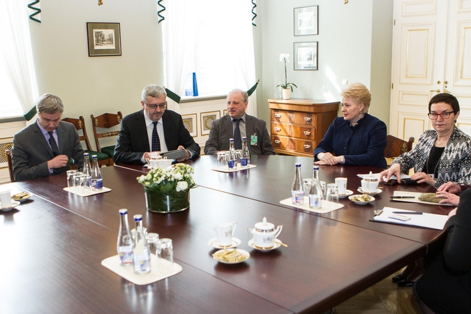 Prezidentė ragina stiprinti nacionalinį transliuotoją