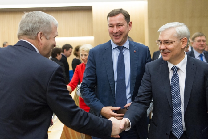 Kandidatai į prezidentus rinkimų kampanijai finansuoti surinko apie 3 mln. litų