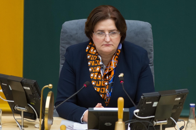Seimo pirmininkė sugalvojo pagadinti socdemams šventinę nuotaiką