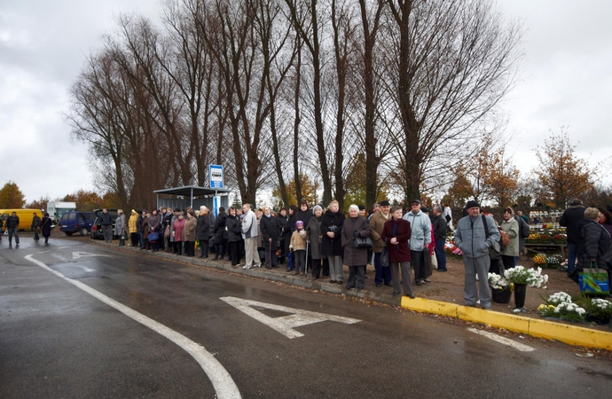 Šiauliuose rengiamasi branginti vienkartinius autobusų bilietus