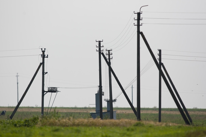 Sklypų su elektros stulpais savininkai gali reikalauti kompensacijų iš ESO