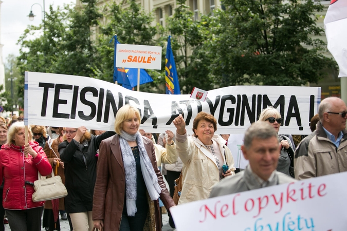 Didesnių algų laukiantiems mokytojams – Seimo špyga