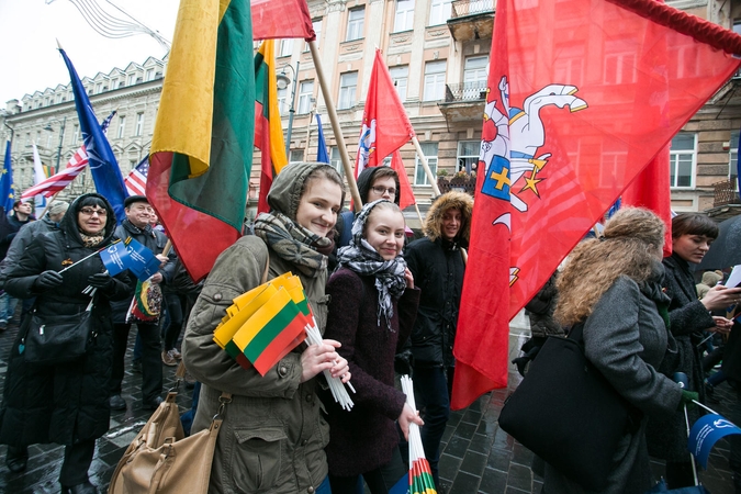 Paaiškino, kodėl Vytis ir trispalvė negali būti naudojamos vienodai