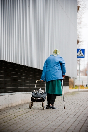 Senų žmonių vis daugėja, 90 proc. iš jų serga