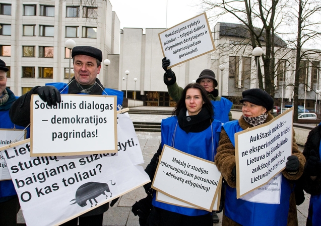 V. Pranckietis nesureikšmina dėstytojų emigracijos: važiavo ir toliau važiuos