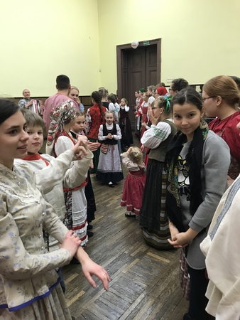 Liaudies dainos ir šokiai suvienijo skirtingų tautybių vaikus