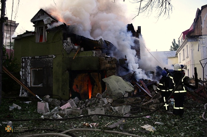 Karas: praėjusią naktį Mykolajivo miestui smogė 10 Rusijos raketų