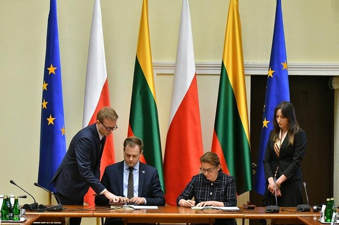 Lietuvos ir Lenkijos Seimai pabrėžia Rusijos informacinio karo keliamą grėsmę