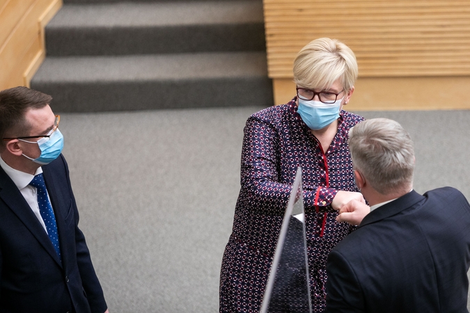 Interpeliacijos nesureikšmina: premjerė sako pasitikinti žemės ūkio ministru