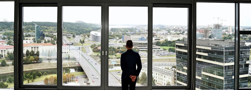 Į brangiausiai Vilniuje parduodamą butą taikosi ir sukčiai