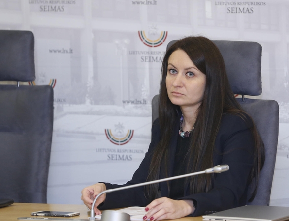 E. Samoškaitė pradeda dirbti L. Kukuraičio atstove spaudai