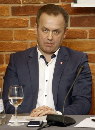 Seime surinkti parašai dėl apkaltos A. Skardžiui