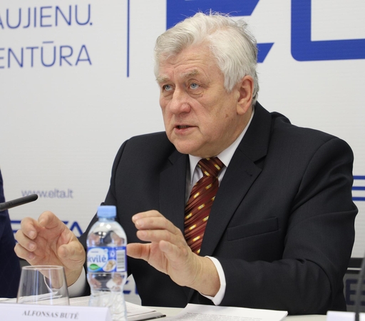 Prezidento posto siekiantis A. Butė: mane diskriminuoja, o VRK tyli