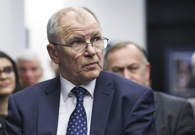V. P. Andriukaitis jau surinko reikiamus parašus prezidento rinkimams