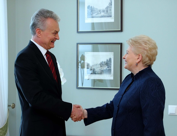 Elitas įtakingiausia laiko D. Grybauskaitę, visuomenė – G. Nausėdą