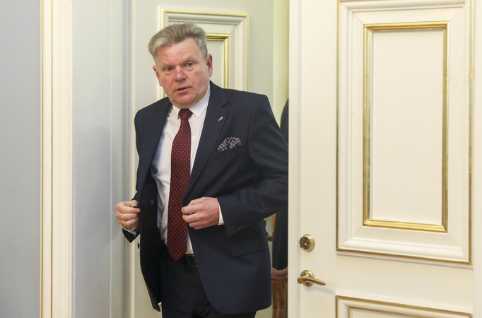 Prezidentūra kartoja: vienintelis kelias susisiekimo ministrui – trauktis