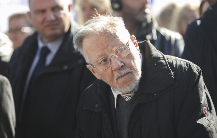 V. Landsbergis apie santykių su Baltarusija gaivinimą – kvailių žaidimas