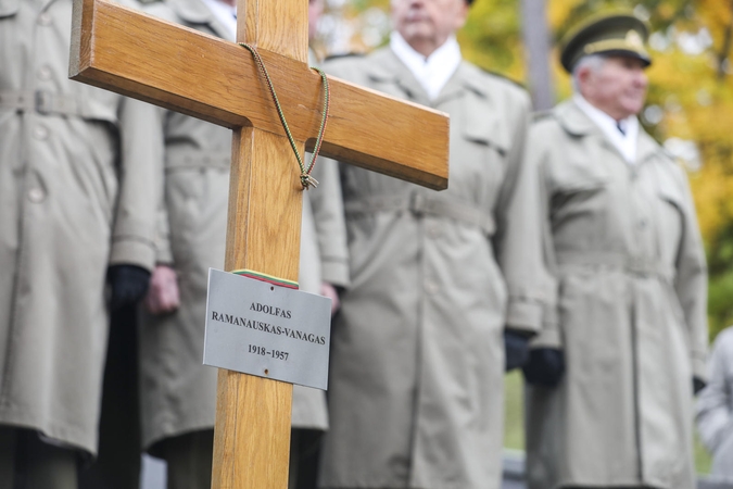 Su sovietų okupacija kovojusiam partizanų vadui – pagarba ir gėlių vainikai
