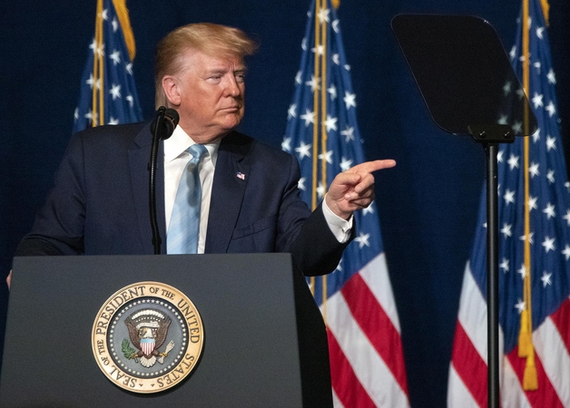 Susitikęs su rėmėjais D. Trumpas pareiškė, kad Dievas yra jo pusėje