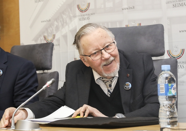 V. Landsbergis: vieni manė, kad įsitvirtins visiems laikams, bet apsigavo