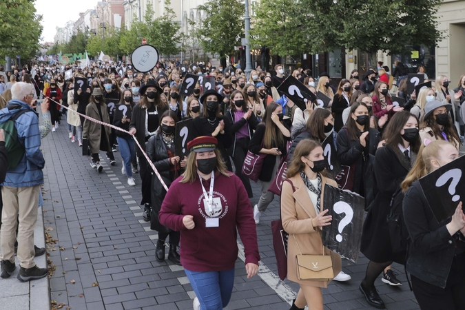 Prezidentūra siūlo į aukštąsias mokyklas priimti ne tik pagal akademinius rezultatus