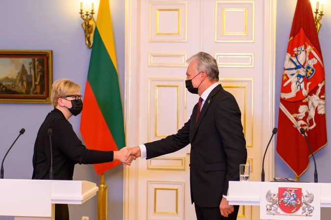 G. Nausėda susitinka su I. Šimonyte: aptars dviejų ministrų likimą, trąšų tranzitą