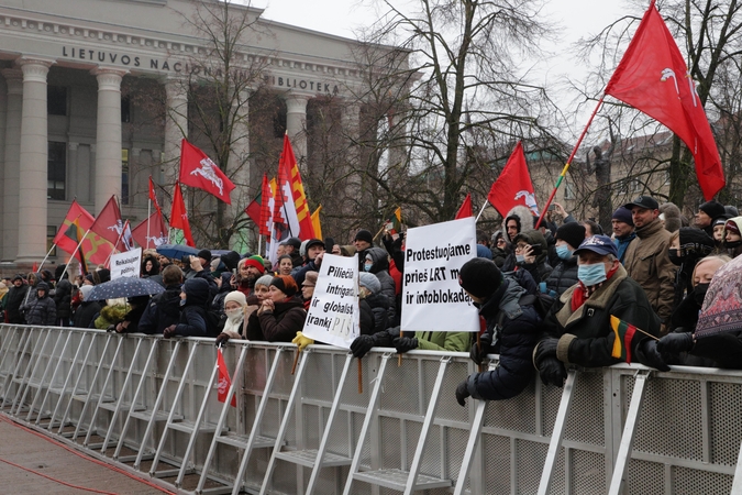 Opozicijos atstovai neskuba smerkti Sausio 13-osios minėjimą trikdžiusių protestuotojų