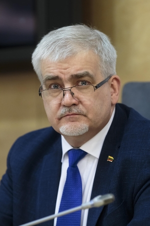 Kritikuoja D. Kaminską: Vilniuje turi tris butus, bet gyvena Seimo viešbutyje