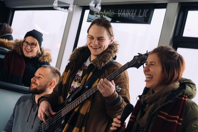 Staigmena vilniečiams – gyva muzika viešajame transporte