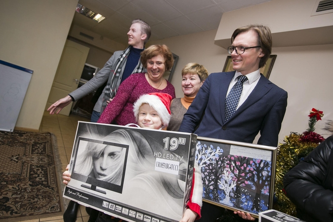 Labdaros ir pagalbos organizacijoms – 100 naujų televizorių