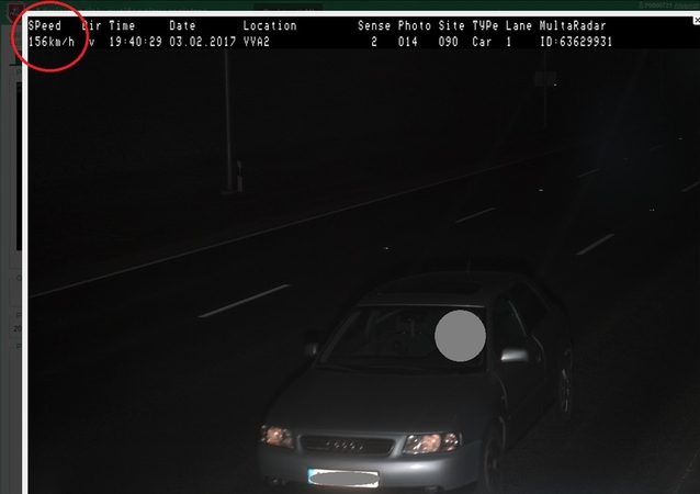 Laukia baudos: aplinkkeliu BMW skriejo 165 km/val. greičiu